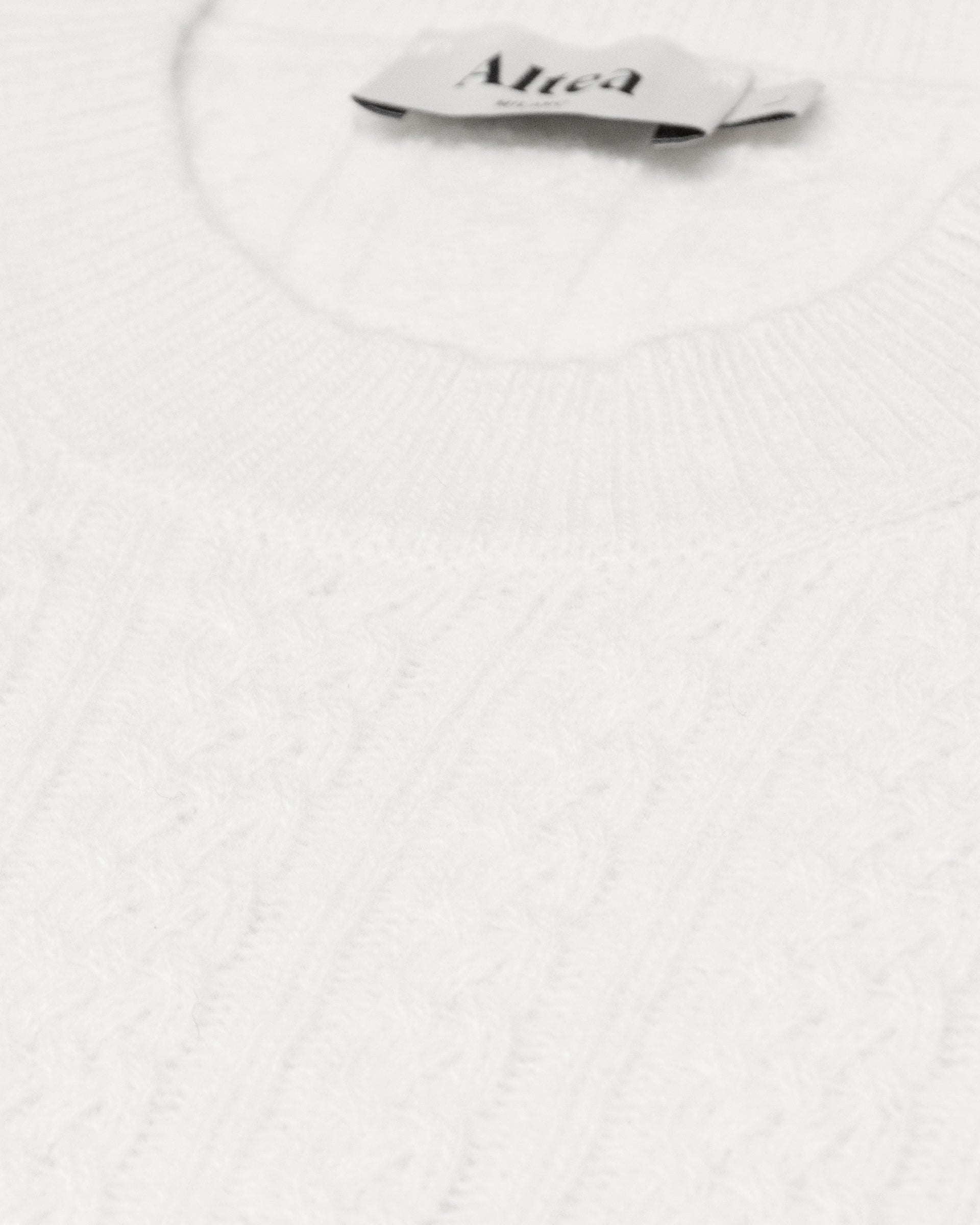 Maglia girocollo lavorata a trecce in pura lana vergine - Panna