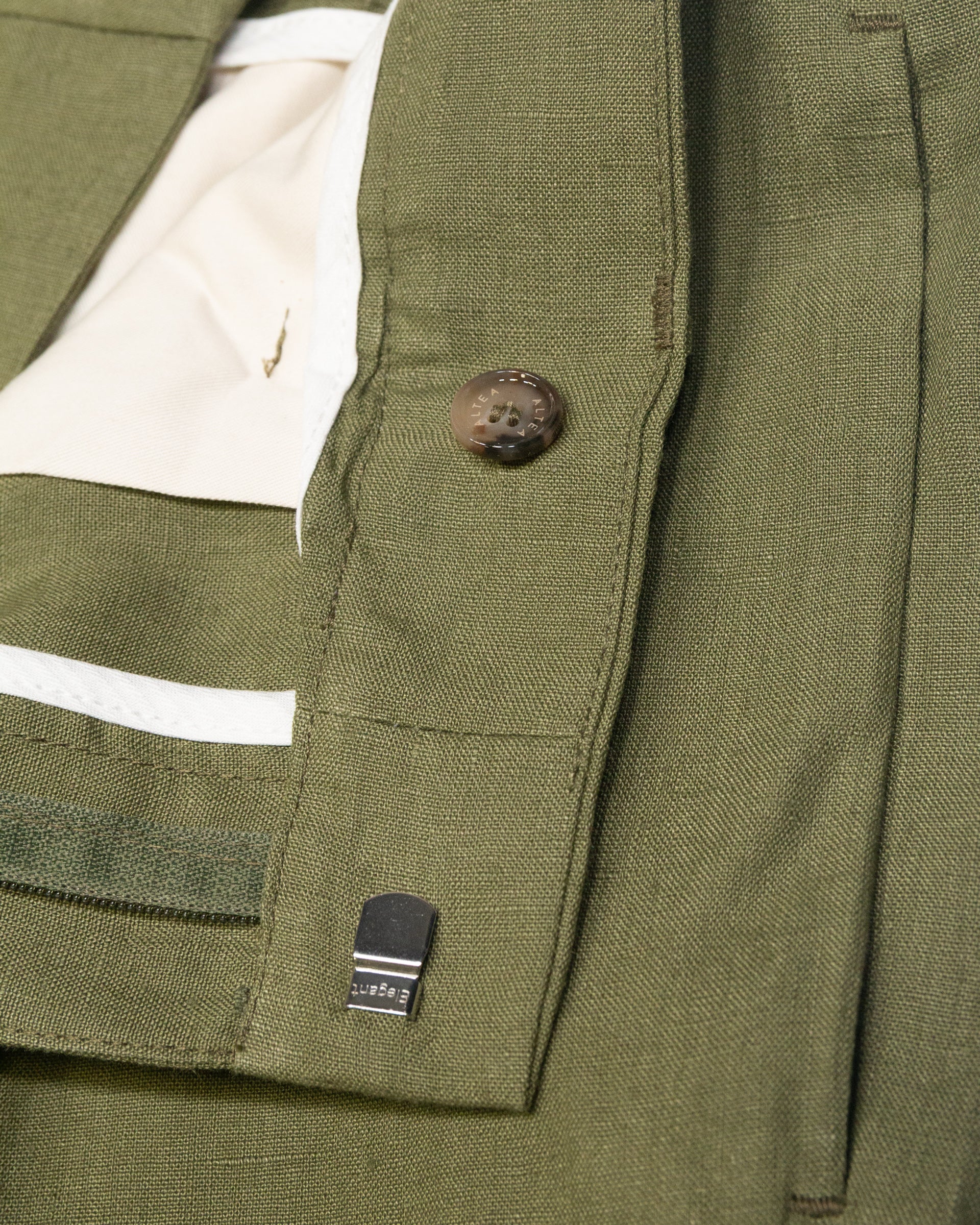 Pantalone chino Ronny in lino con pinces, verde - Salvia