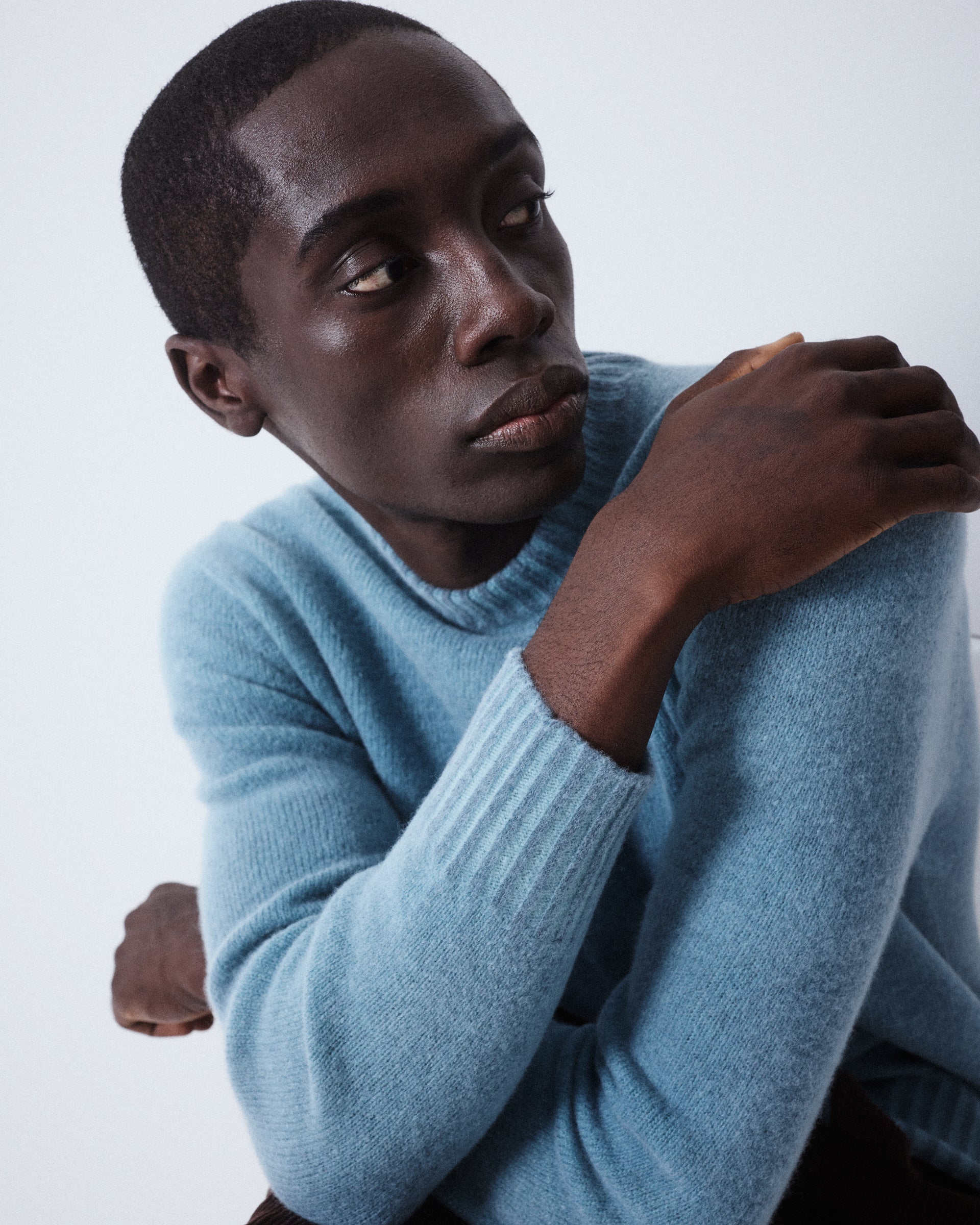 Maglia girocollo in pura lana vergine con tintura speciale effetto vintage. Azzurro - Carta da zucchero