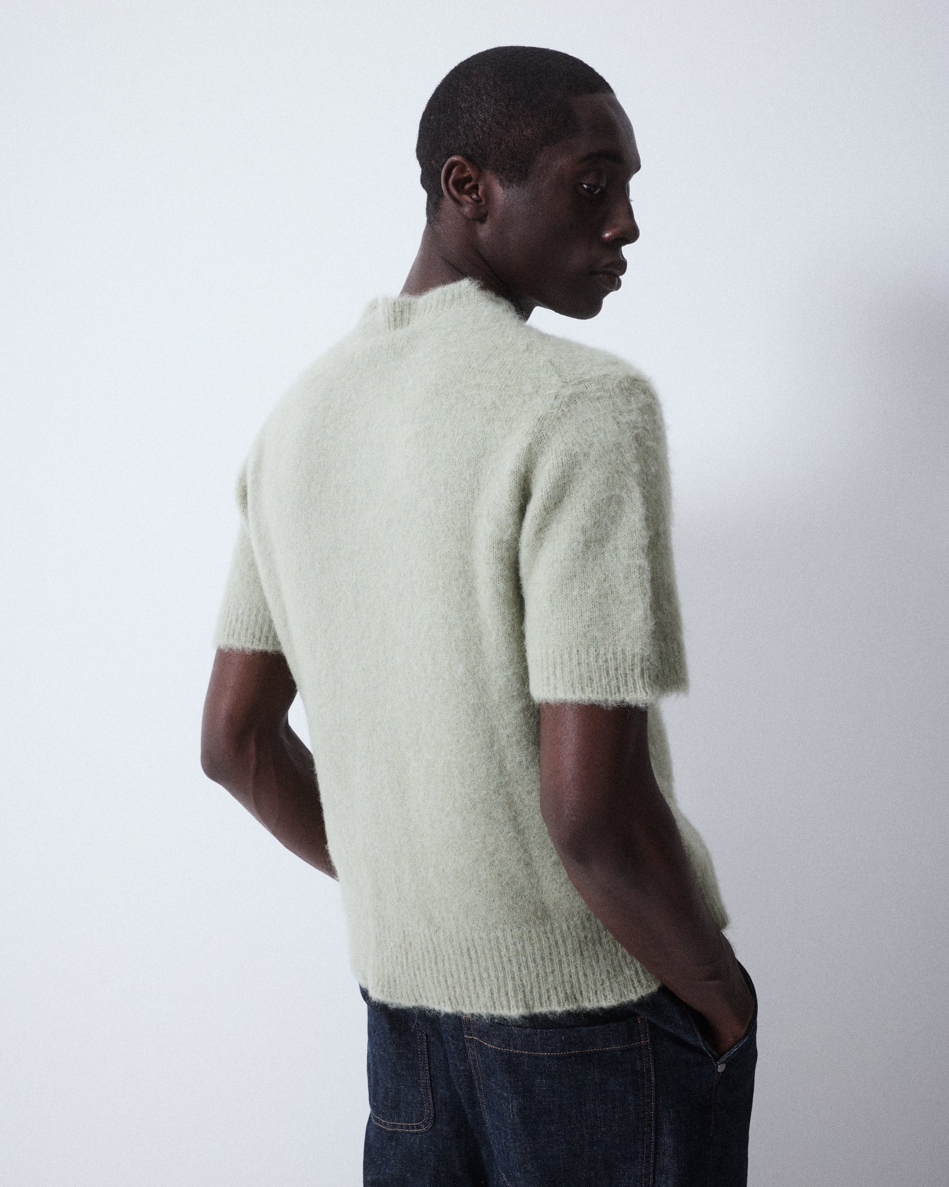 Maglia girocollo garzata manica corta in misto alpaca. Verde - Salvia